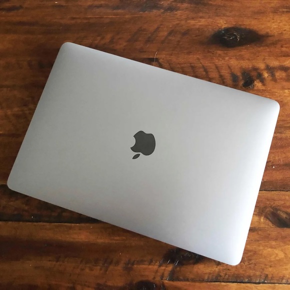 Apple MacBook Air Silver Laptop 13”
